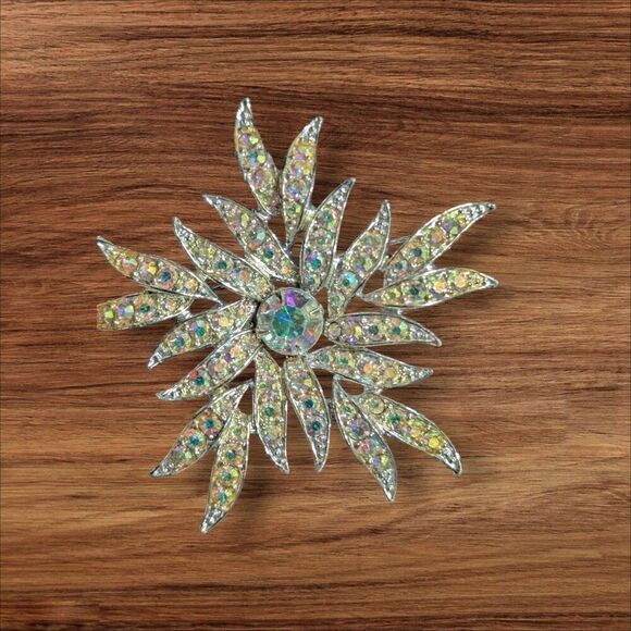 Sarah Coventry Vintage Rhinestone Starburst Pin Brooch  Silver Aurora Borealis S - Picture 1 of 6
